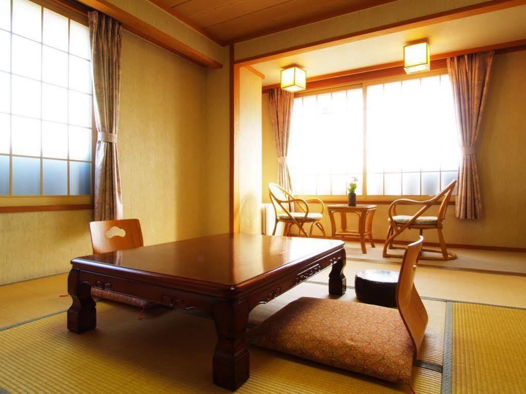 Bergtour Marukita Hotel Hakuba Eksteriør billede
